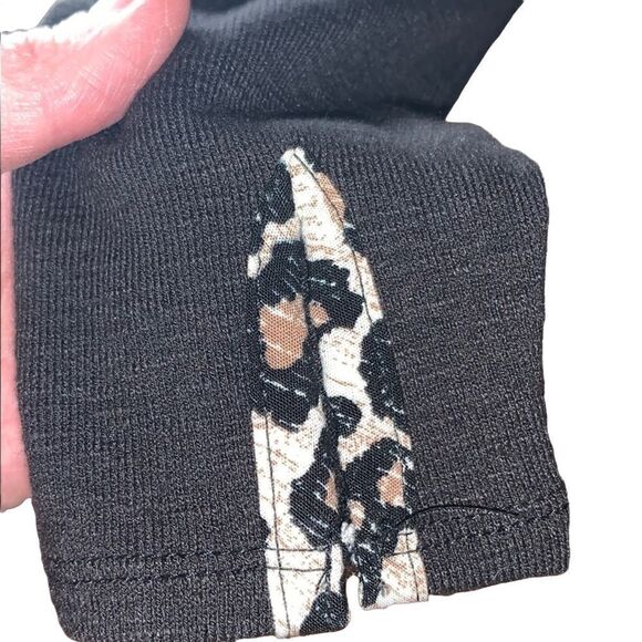 reCreation black & animal print long sleeve layered sweater medium - Picture 9 of 11